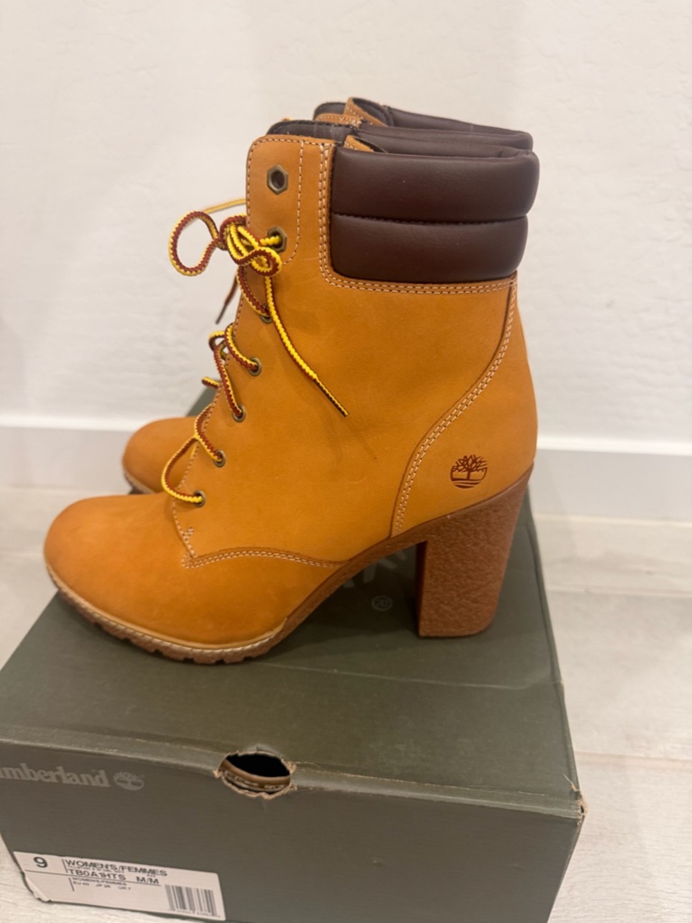 Timberland Women's Honey Nubuck Lace-Up Block Heel Boots - Picture 3 of 4